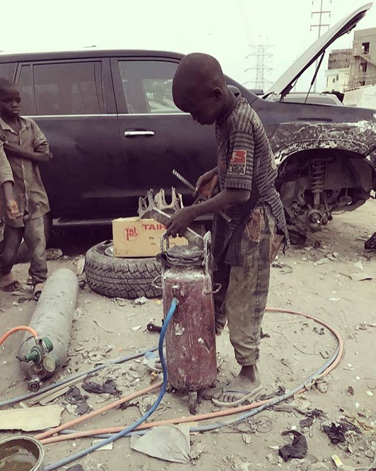 26734333_351725945295829_5085174197447209779_n