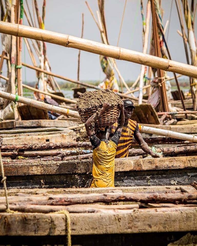 35993621_418357701965986_5020884492068323328_n